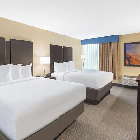 Days Inn & Suites By Wyndham Grand Rapids Near Downtown Wyoming Extérieur photo