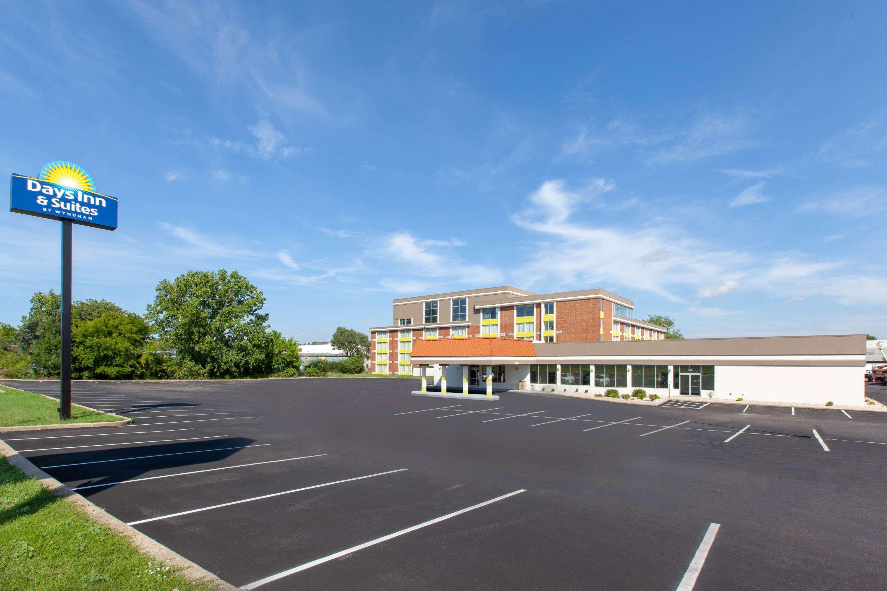 Days Inn & Suites By Wyndham Grand Rapids Near Downtown Wyoming Extérieur photo